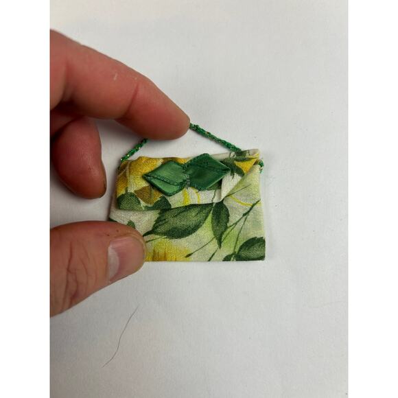 1960s Barbie clone yellow rose gown with hat & purse, 2-snap back set vtg - Picture 8 of 9